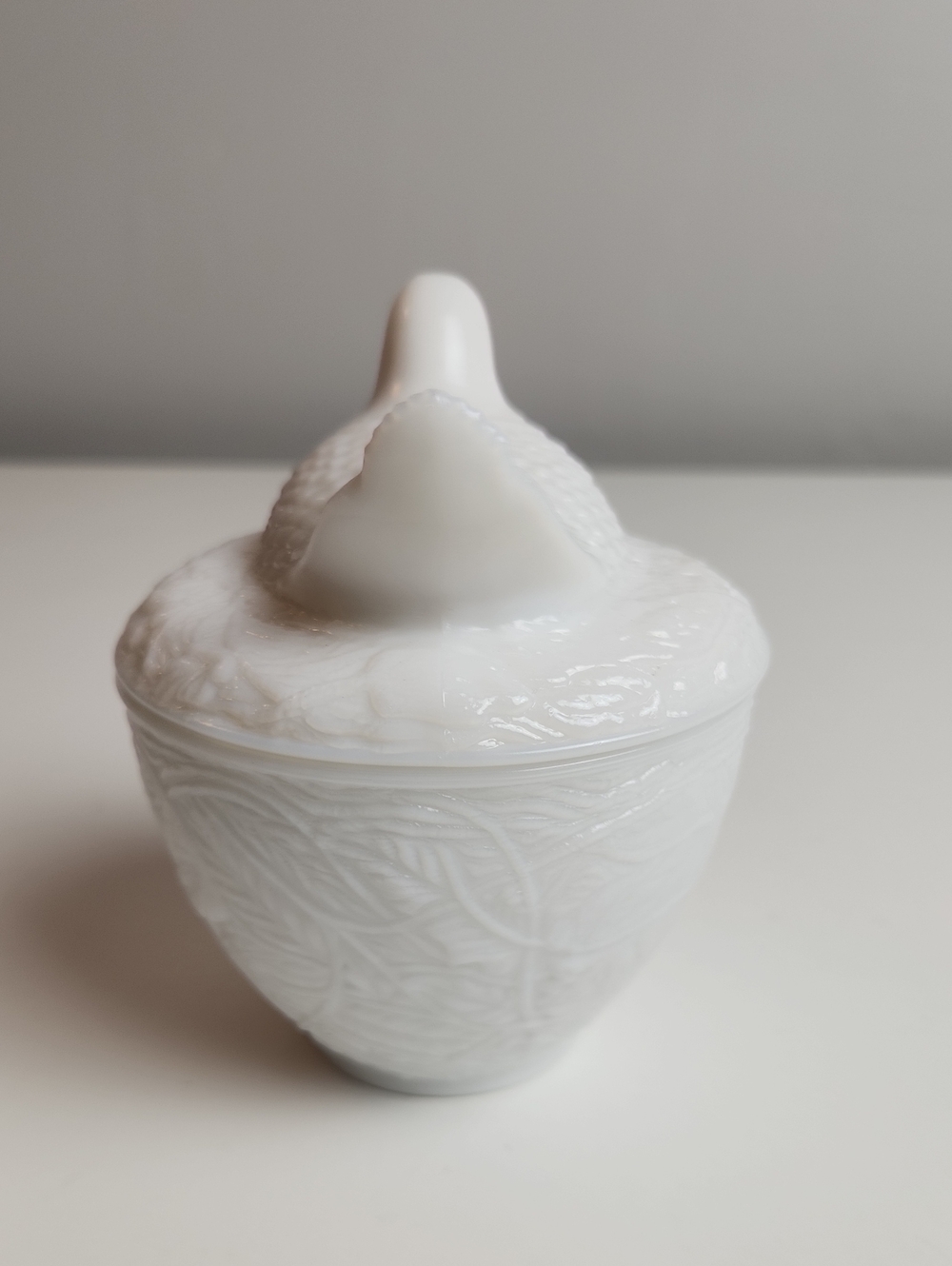 Vintage 70s Avon Milk Glass Nesting Dove Trinket Candy Dish With Lid - Picture 2 of 8